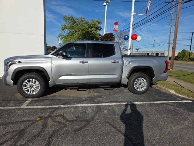 2026 Toyota Tundra SR5 CrewMax photo 4