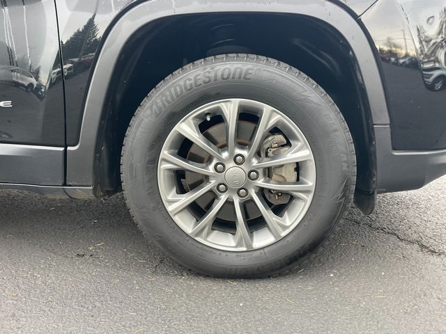 used 2020 Jeep Cherokee car, priced at $15,983