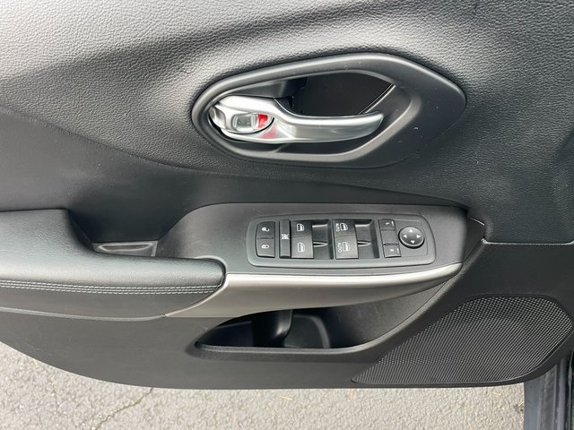 used 2020 Jeep Cherokee car, priced at $15,983