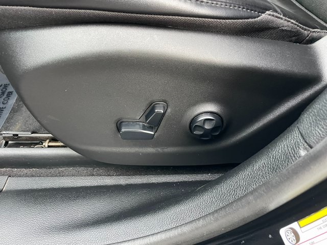 used 2020 Jeep Cherokee car, priced at $15,983