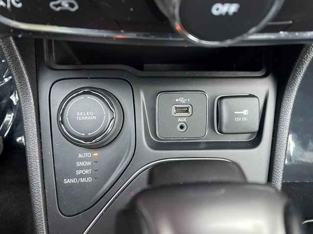 used 2020 Jeep Cherokee car, priced at $15,983