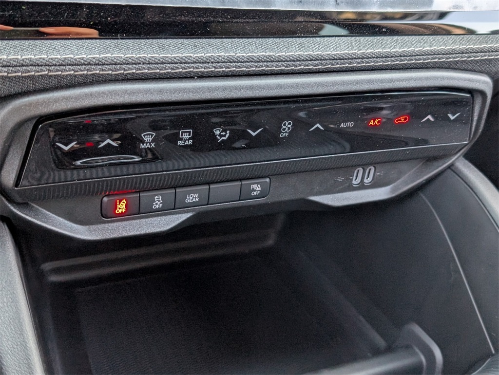 new 2026 Jeep Cherokee car, priced at $40,220