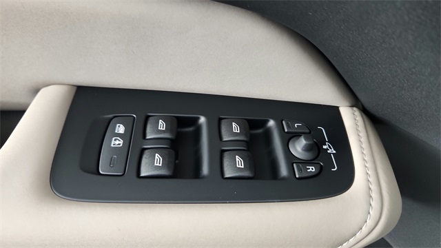 new 2026 Volvo XC60 car, priced at $57,985