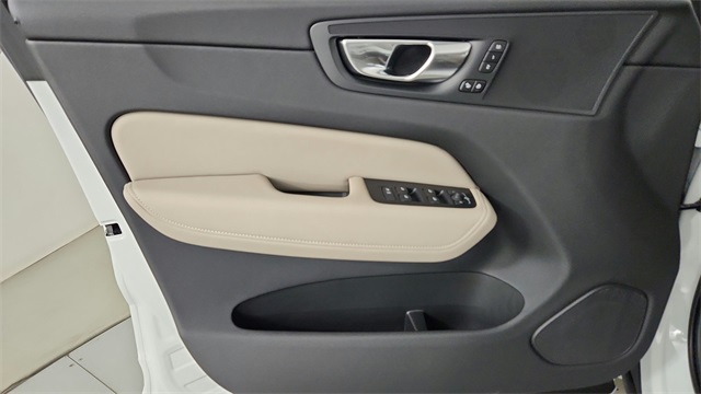new 2026 Volvo XC60 car, priced at $57,985