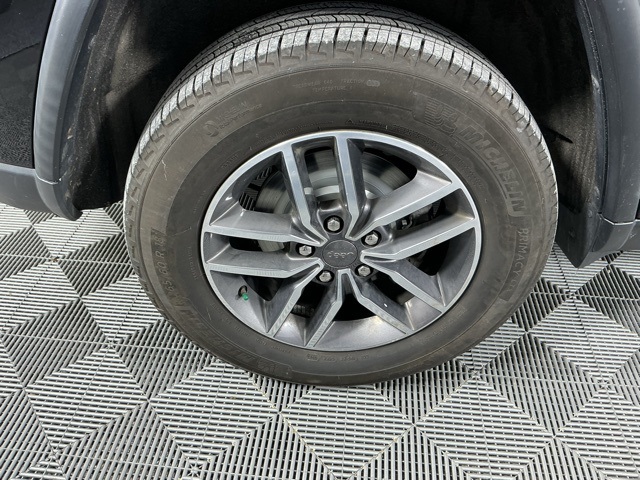 used 2019 Jeep Grand Cherokee car, priced at $20,000