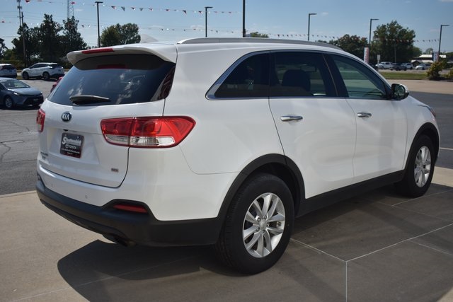 2017 Kia Sorento LX photo 4