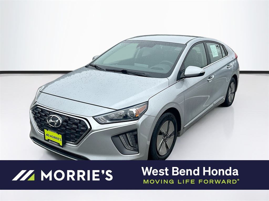 2022 Hyundai Ioniq SE's photo