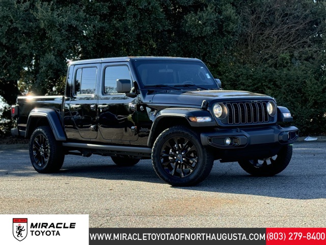 2025 Jeep Gladiator Nighthawk's photo