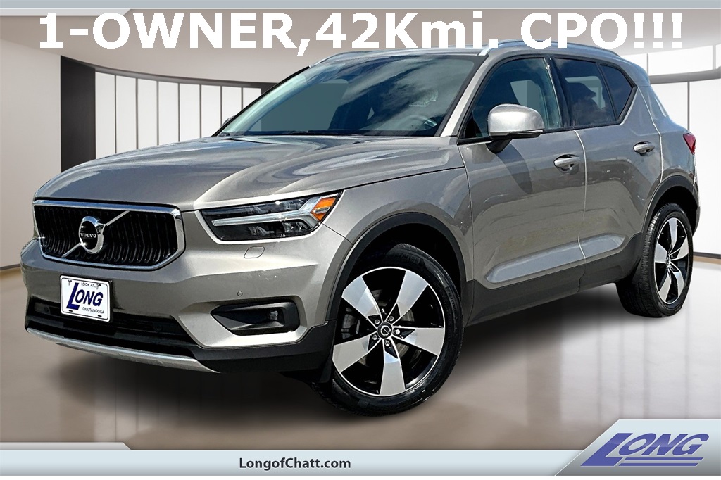 2022 Volvo XC40 Momentum