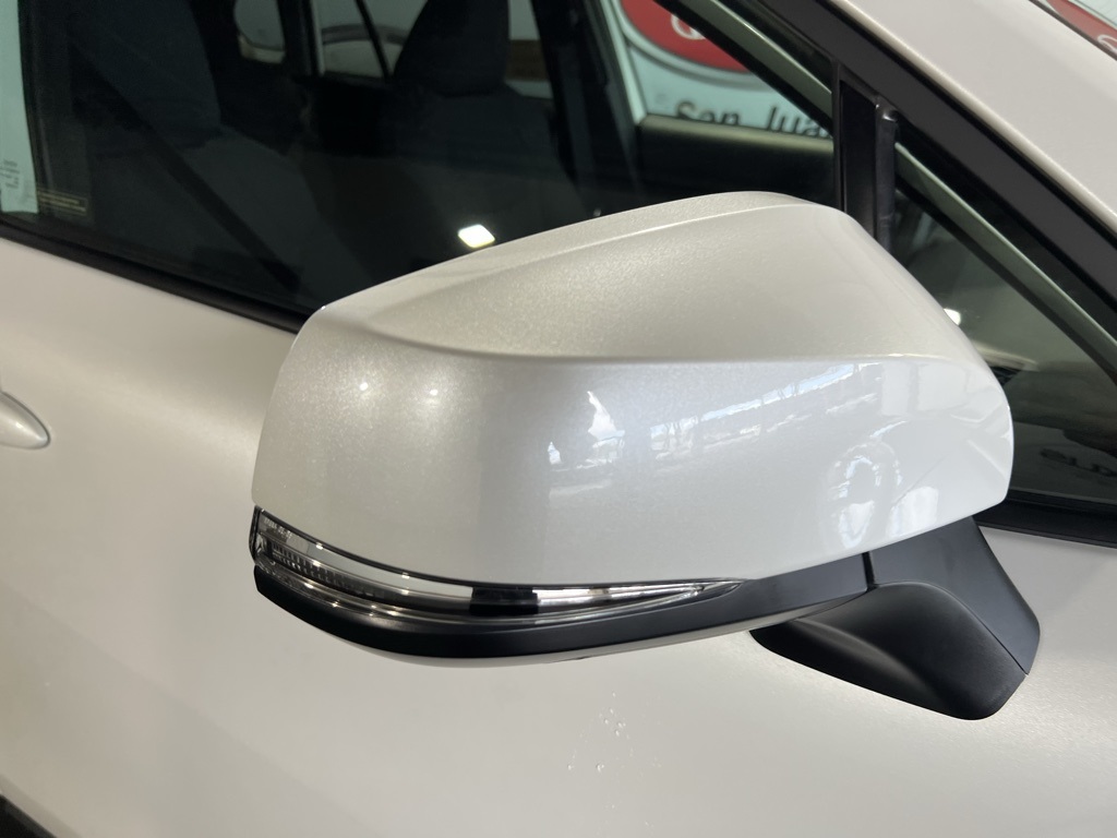 2026 Toyota Corolla Cross LE photo 2