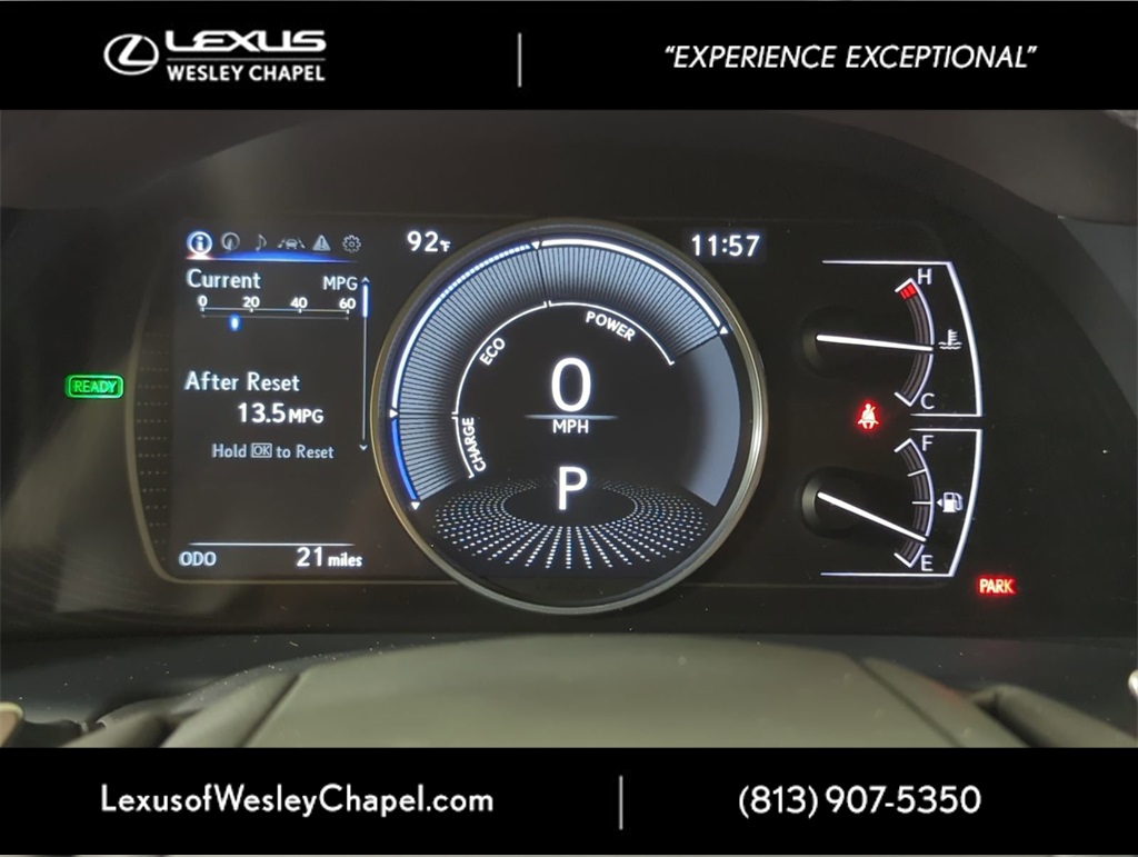 2025 Lexus ES 300h photo 18