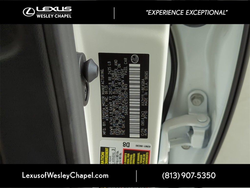 2025 Lexus ES 300h photo 20