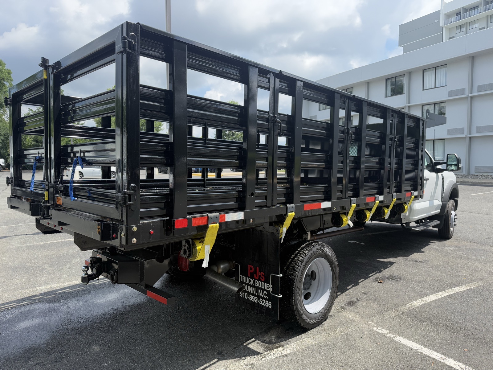 2024 Ford F-450 photo 3