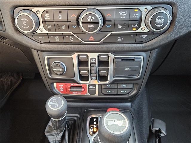 2025 Jeep Wrangler 4-Door Willys 4x4