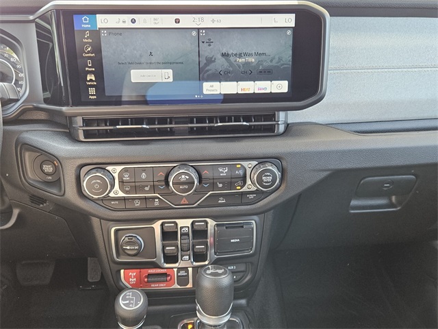 2025 Jeep Wrangler 4-Door Willys 4x4