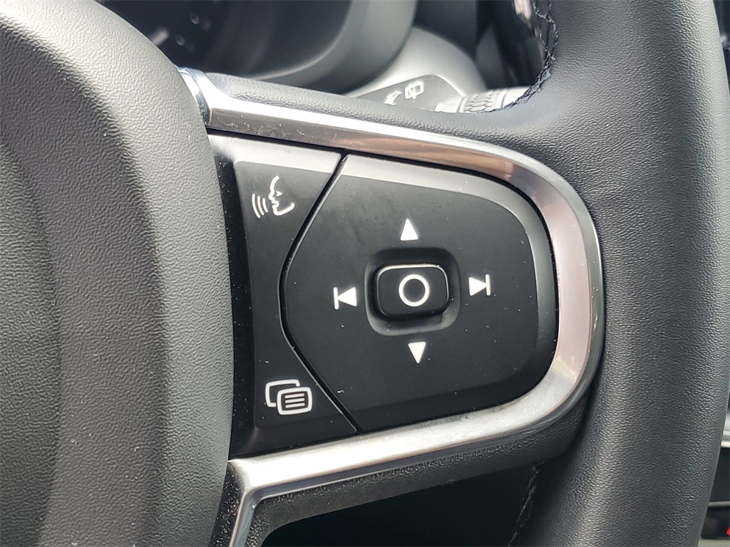 used 2023 Volvo XC60 car, priced at $28,894