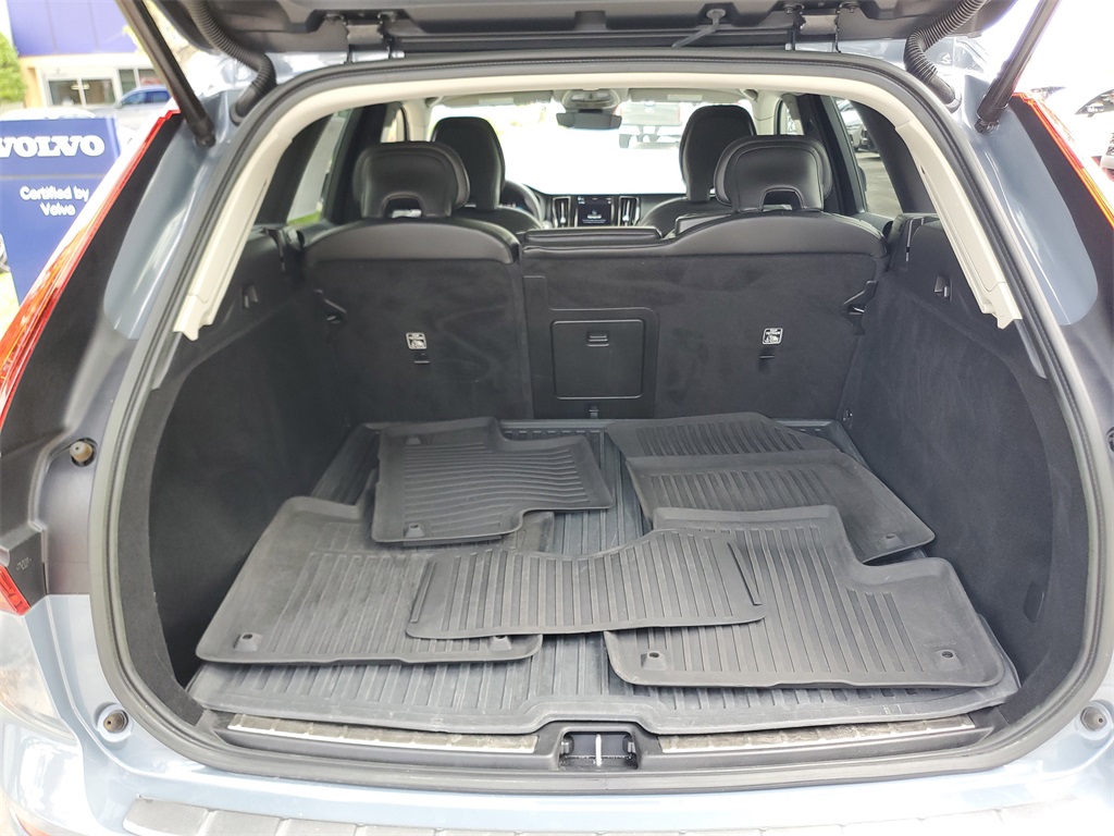 used 2023 Volvo XC60 car, priced at $28,894