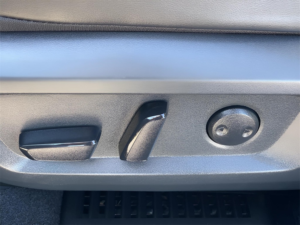 2023 Nissan Rogue SV AWD photo 5