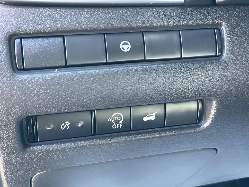 2023 Nissan Rogue SV AWD photo 7