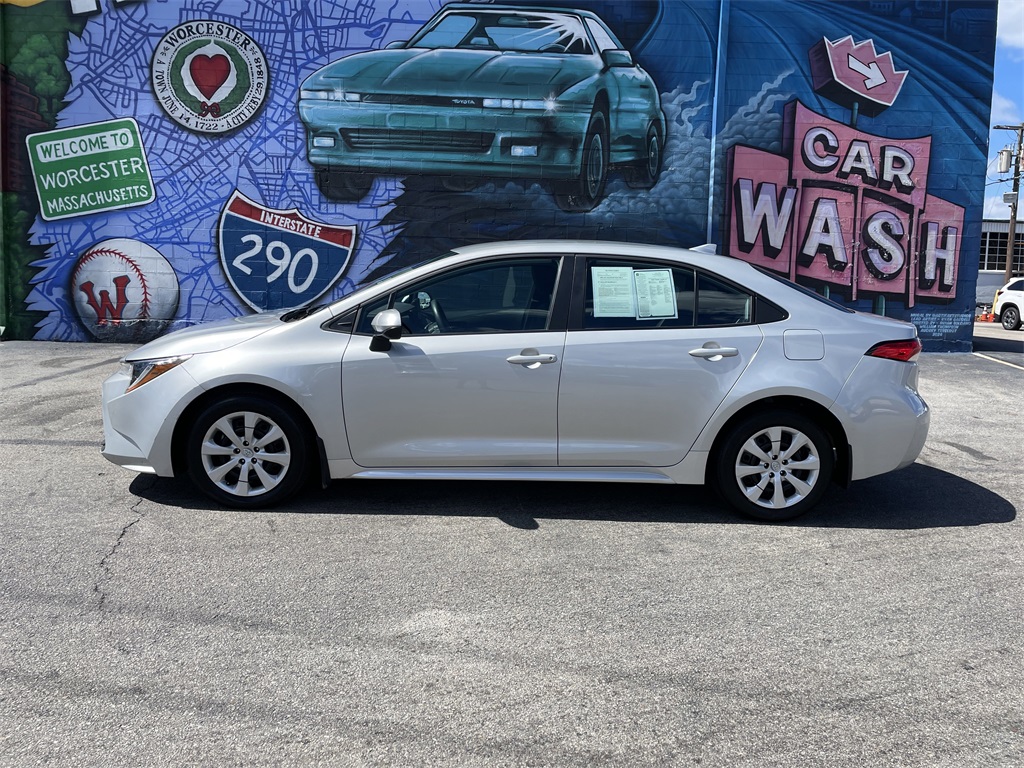 2024 Toyota Corolla LE photo 2