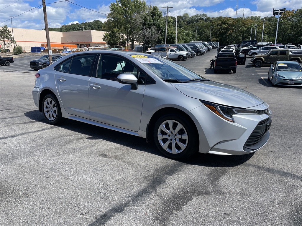 2024 Toyota Corolla LE photo 6