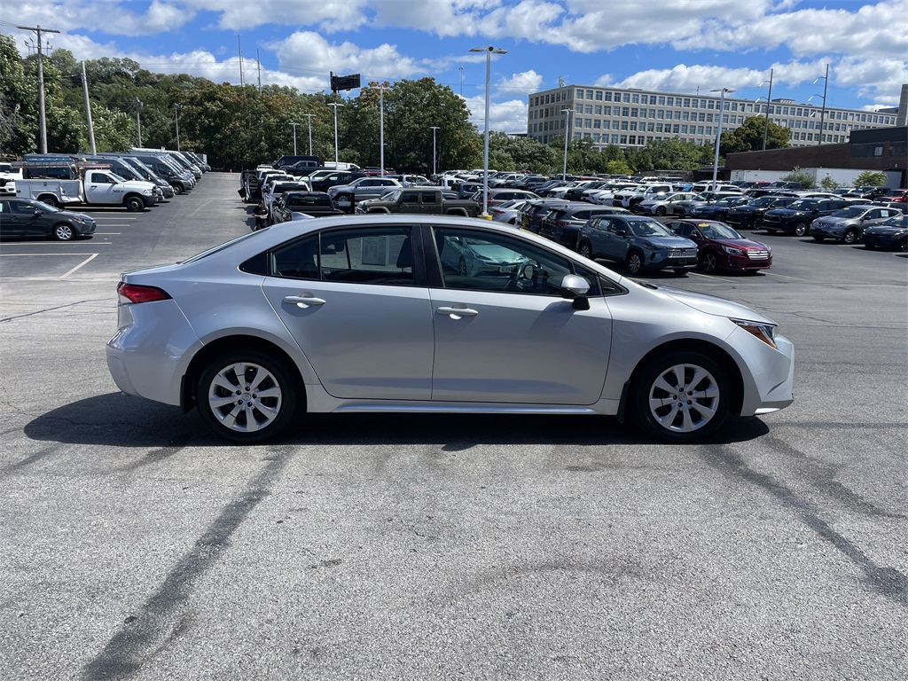 2024 Toyota Corolla LE photo 7