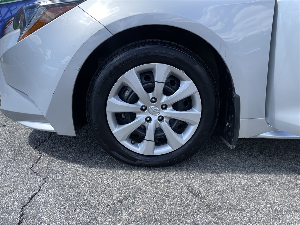 2024 Toyota Corolla LE photo 9