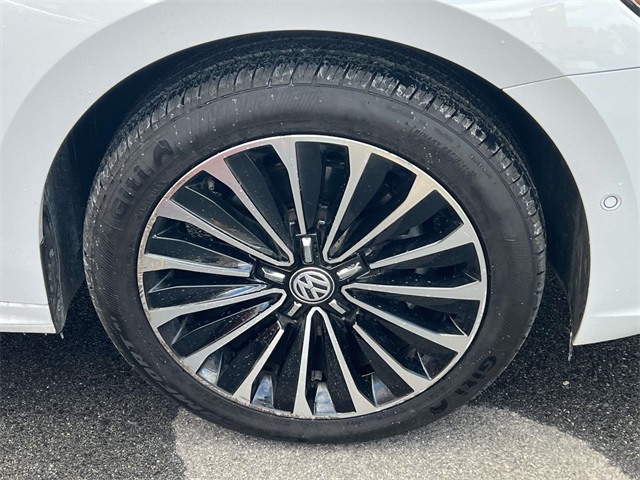 used 2022 Volkswagen Passat car, priced at $21,022