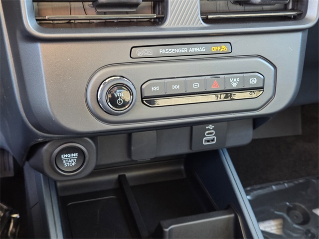 New 2025 Ford Maverick XLT 4D Crew Cab