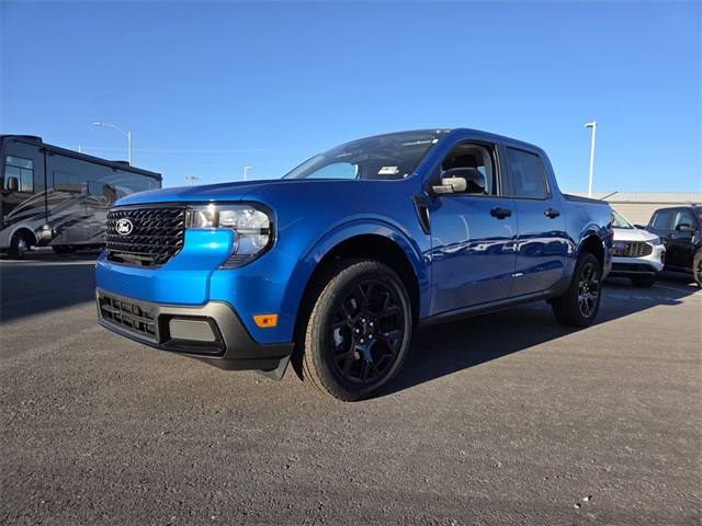 New 2025 Ford Maverick XLT 4D Crew Cab