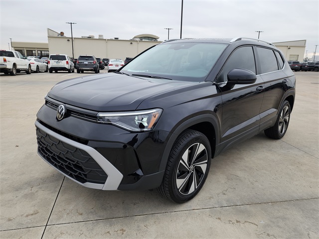 2026 Volkswagen Taos SE photo 4