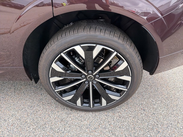 2026 Volvo XC60 B5 photo 2