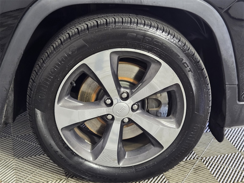 used 2019 Jeep Cherokee car, priced at $10,958