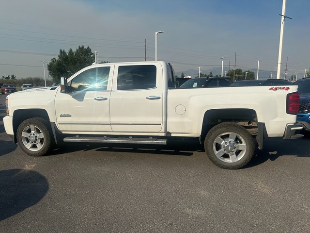 2019 Chevrolet Silverado 2500HD High Country photo 2