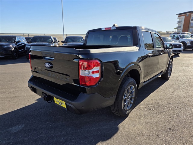 New 2025 Ford Maverick XLT 4D Crew Cab