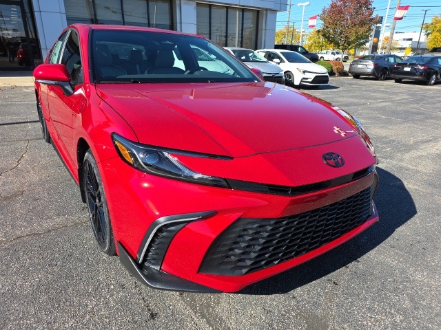 2026 Toyota Camry SE's photo