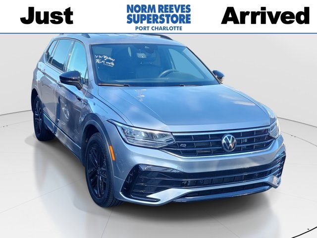 2022 Volkswagen Tiguan SE R-LINE BLACK's photo
