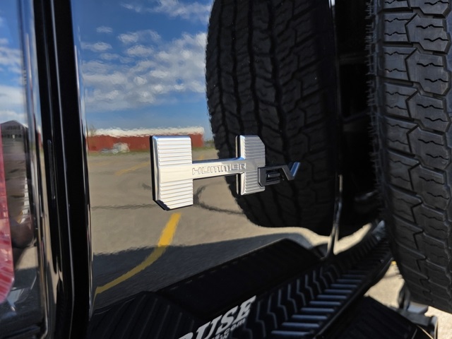 2026 GMC HUMMER EV SUV 2X