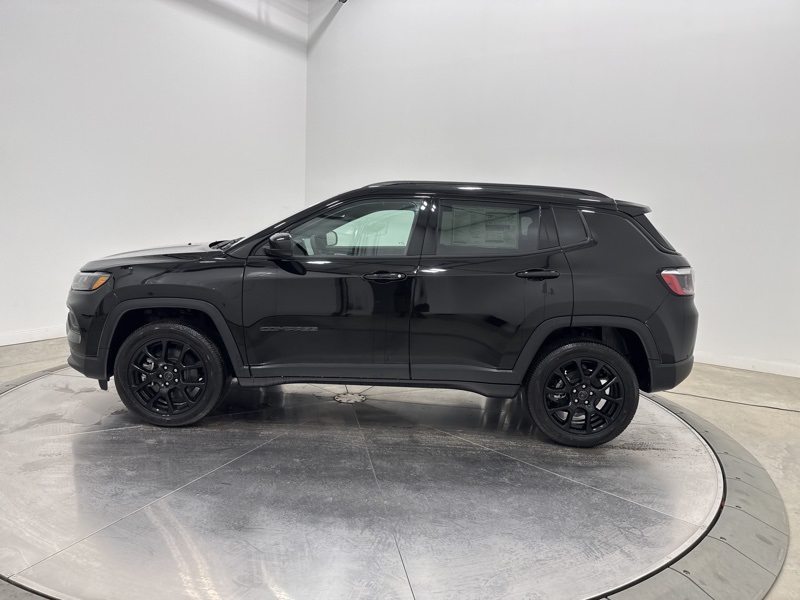 2026 Jeep Compass Latitude Altitude photo 4