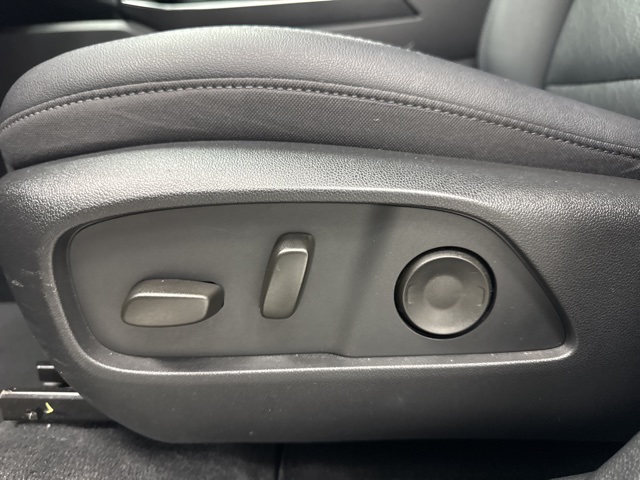 used 2025 Chevrolet Equinox car, priced at $26,988