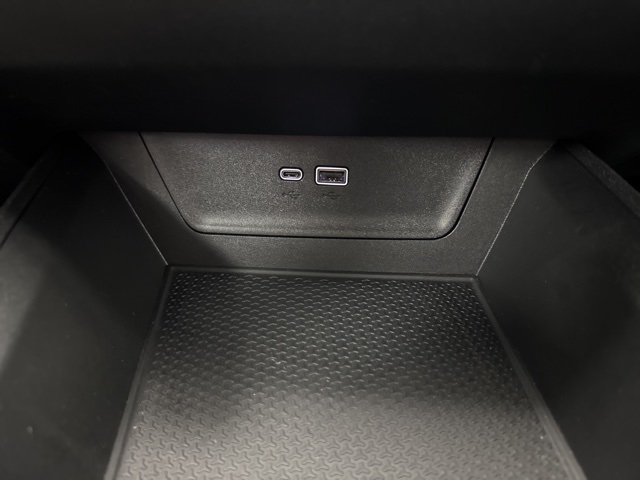 used 2025 Chevrolet Equinox car, priced at $26,988