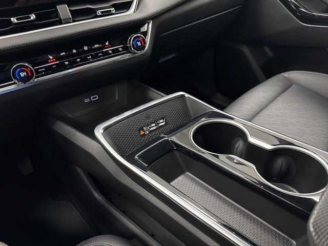 used 2025 Chevrolet Equinox car, priced at $26,988