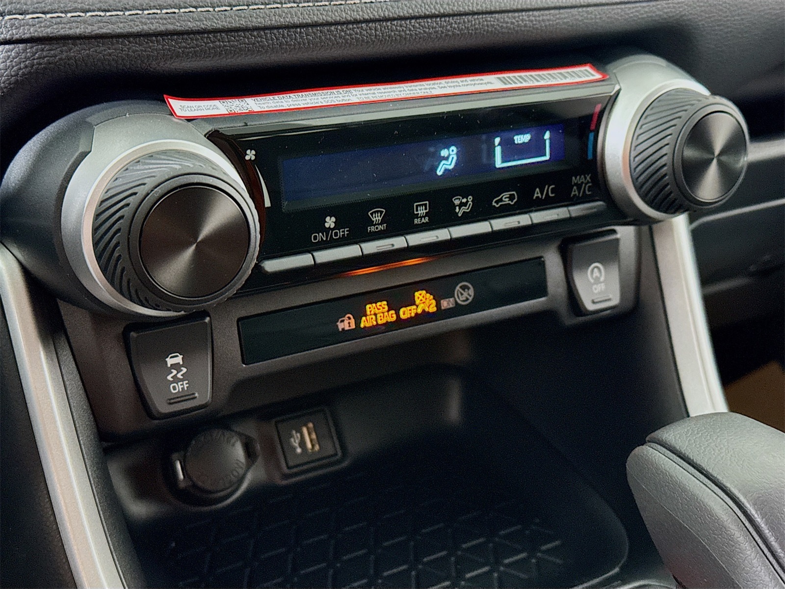2025 Toyota RAV4 LE photo 10
