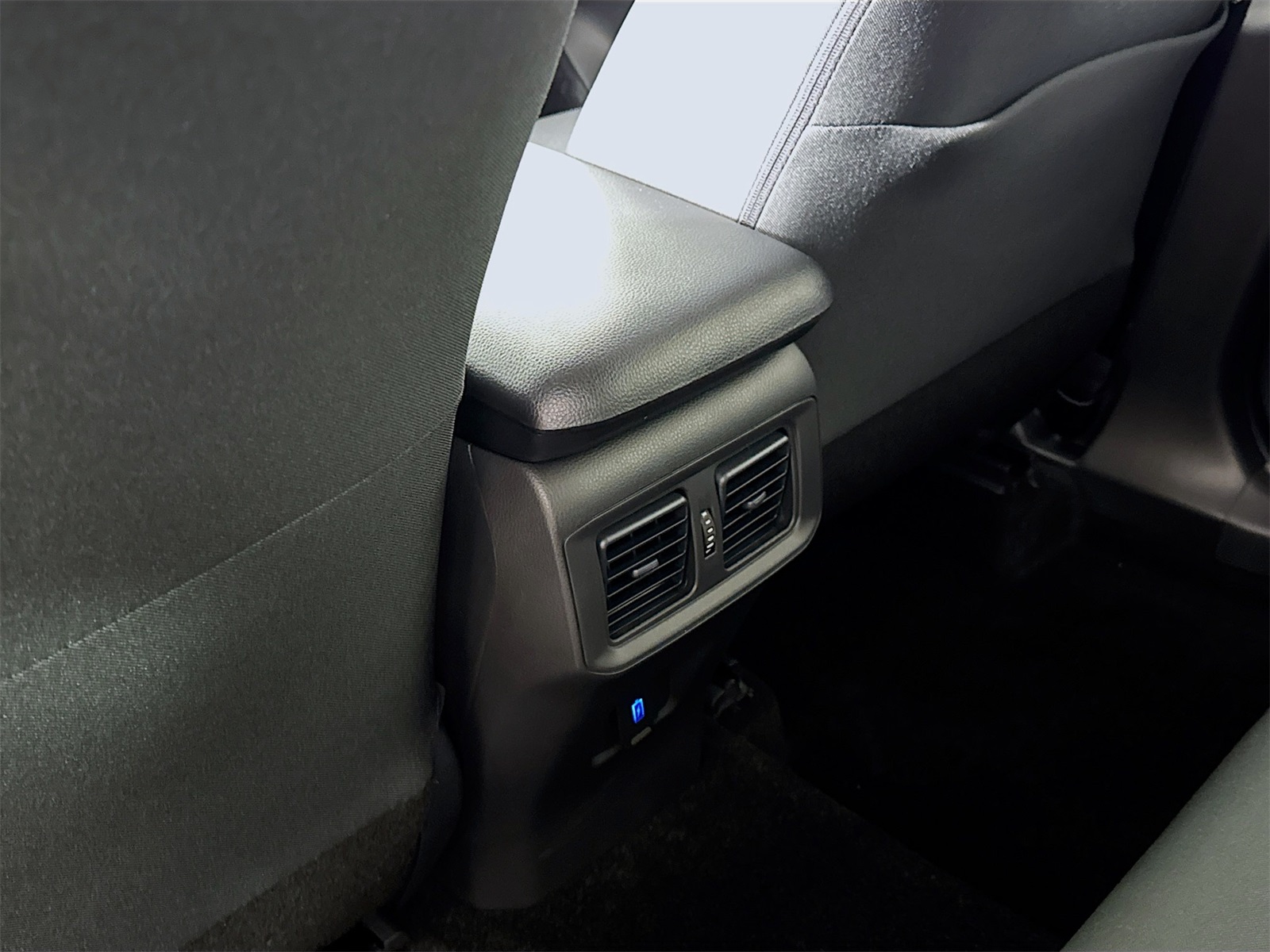 2025 Toyota RAV4 LE photo 14