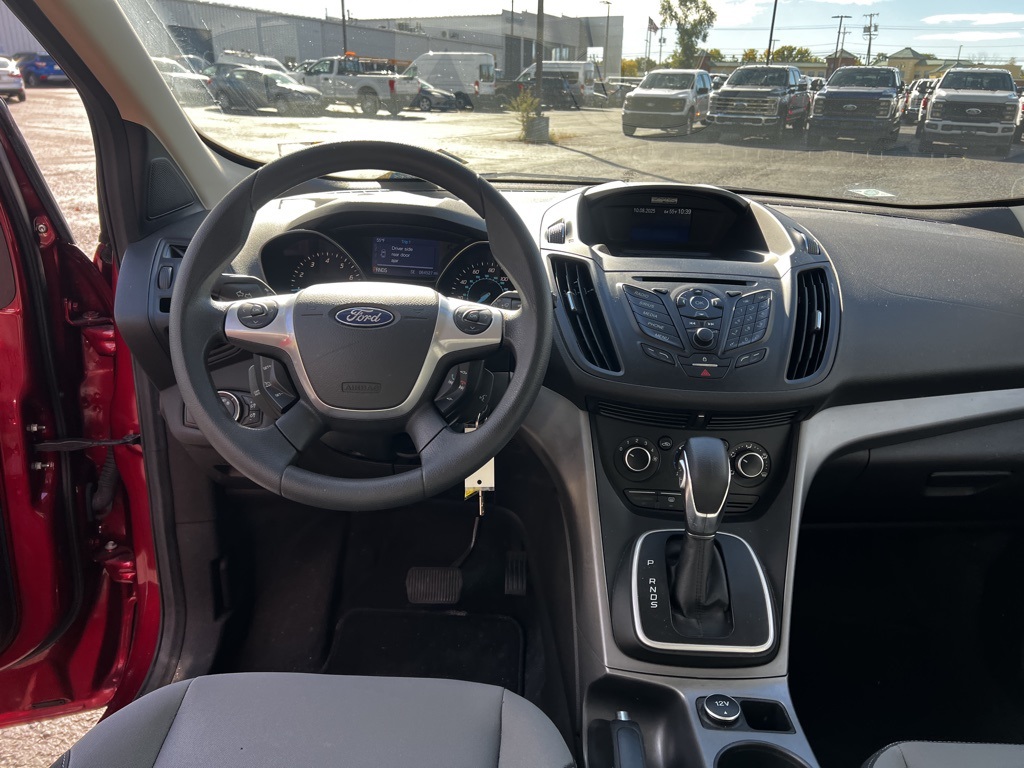2014 Ford Escape SE photo 2