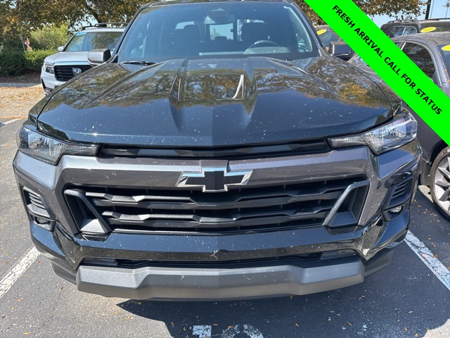 2024 Chevrolet Colorado LT photo 2