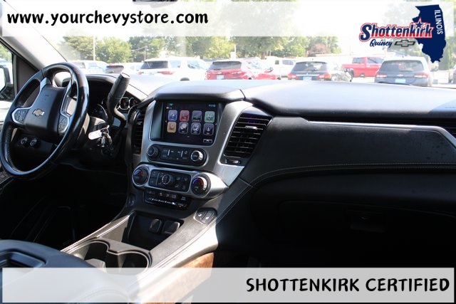 2019 Chevrolet Suburban LT photo 10