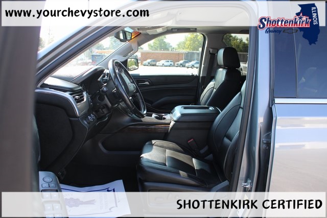 2019 Chevrolet Suburban LT photo 11