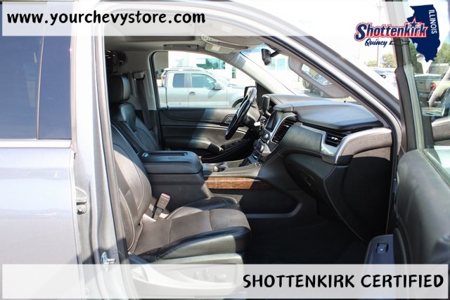 2019 Chevrolet Suburban LT photo 13