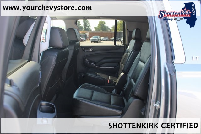 2019 Chevrolet Suburban LT photo 14